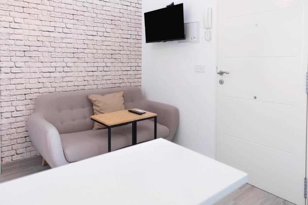 Magnifico Apartamento En Los Remedios Seville Exterior photo